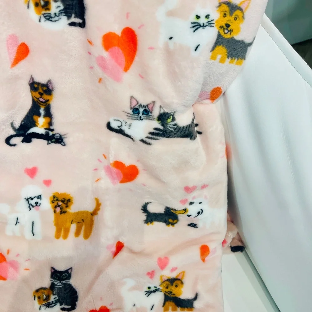Valentine Cats & Dogs Dachshund Poodle  Pink Plush Throw blanket NWT 50”x70 NWT